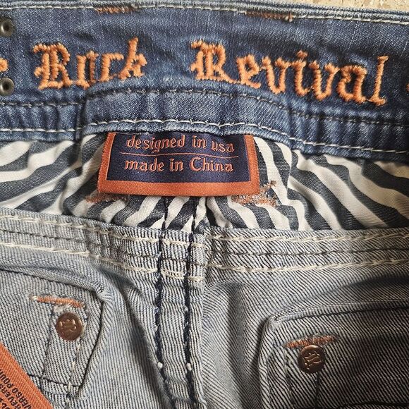 Rock Revival Women Jeans Yazhi Easy Crop Leg light wash with fading Size 32 - Picture 4 of 13